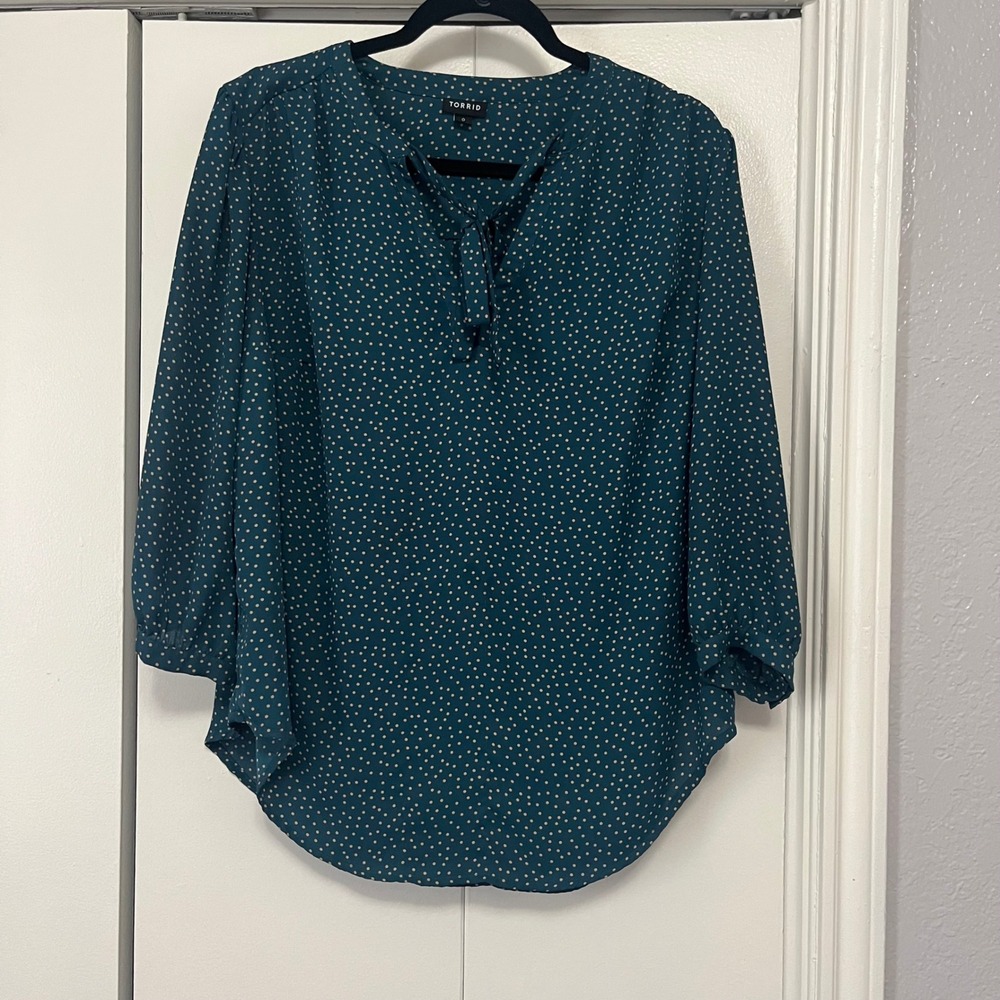 Torrid Womens Teal Green Polka Dot Tie Neck 3/4 Sleeve Blouse Top Size 0 L XL